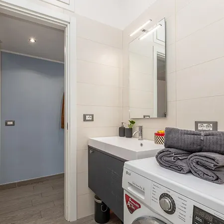 Brand New And Close To Downtown! Apartment