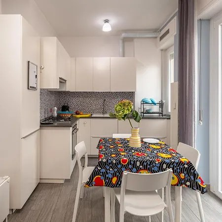 Brand New And Close To Downtown! Milán